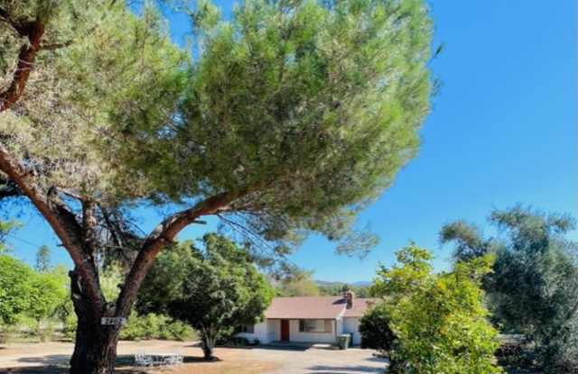 2462 Gum Tree Lane