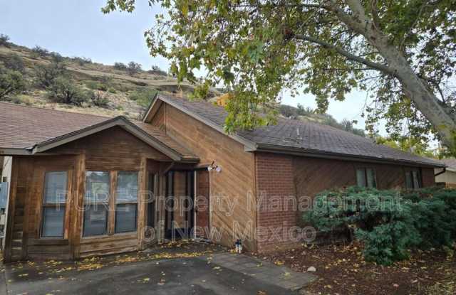 3812 Wilshire Dr