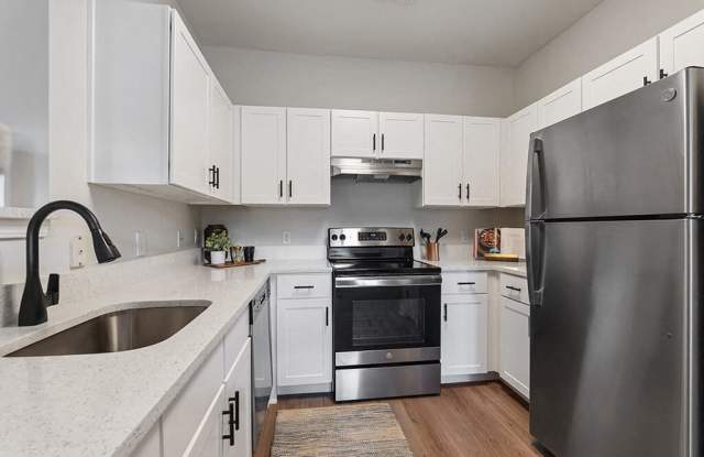 River Pointe at Den Rock Apartments