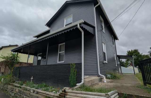 315 12th St Beaver Falls PA 15010