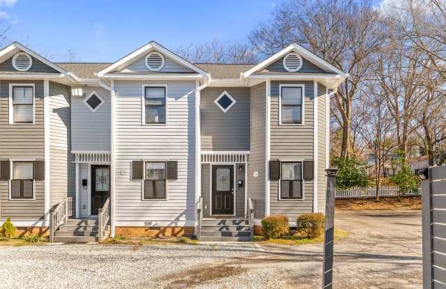 TH in UNCG Area, Laminate Wood Flooring, Appliances, Patio!