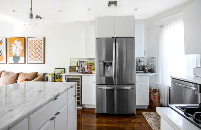 HOT BROOKLINE LISTING!!!!!