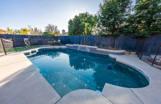 10521 N Sierra Vista Ave