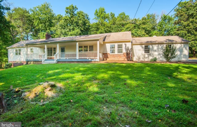 9126 OLD COURTHOUSE ROAD - 9126 Old Courthouse Road, Wolf Trap, VA 22182