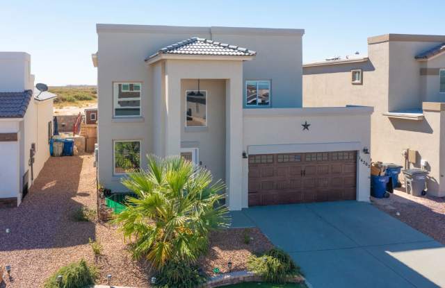 Beautiful East side House with 3 beds-2.5 baths and Solar Panels plus beautiful Back yard