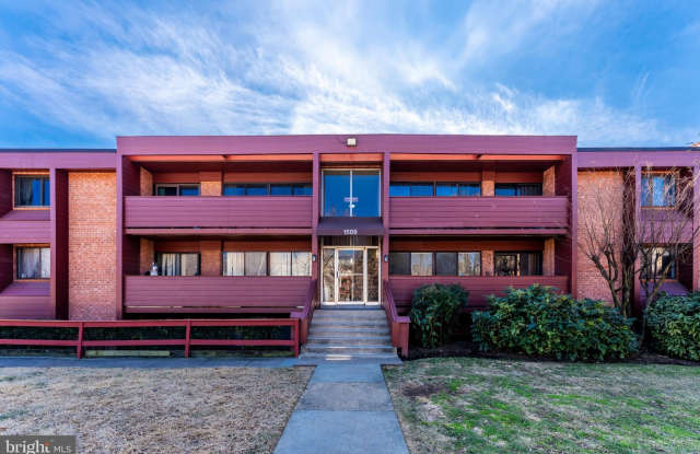 Photo of 1509 S GEORGE MASON VILLAGE