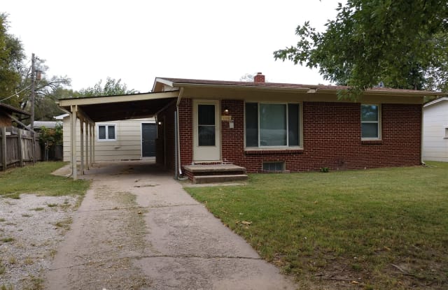 1108 E Alturas St - 1108 Alturas Street, Wichita, KS 67216