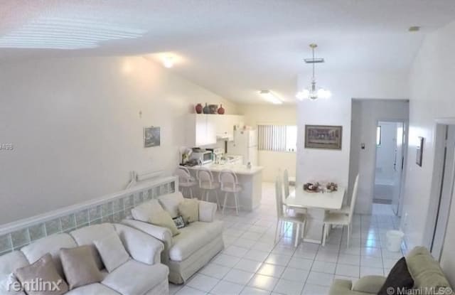 7785 W 29th Way Apt 202 - 7785 West 29th Way, Hialeah, FL 33018