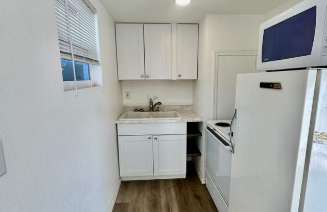 2.2 Miles to Oregon Tech and Sky Lakes Medical Center! Newly renovated 1bdrm