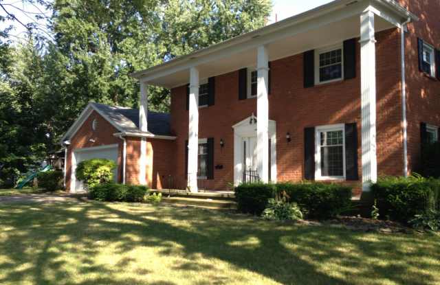 Photo of 119 West 41st Street - Single Family Home