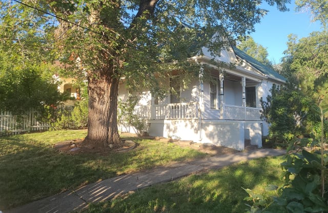 108 Deer Path Avenue - 108 Deer Path Avenue, Manitou Springs, CO 80829