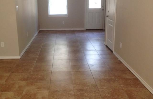 Coming Soon: 2 Bedroom Duplex for Rent in Lindale!