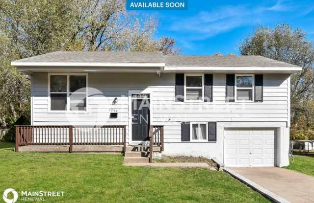 8702 East 91 Street - 8702 East 91 Street, Kansas City, MO 64138