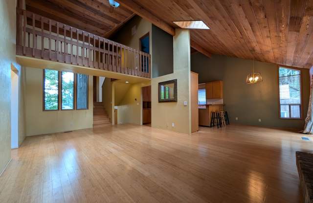 Fantastic 4 Bedroom, 2 Bath Home In The Thurston Area Of Springfield!