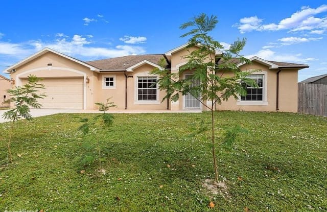 375 Lisa Rd NE - 375 Lisa Road Northeast, Palm Bay, FL 32907