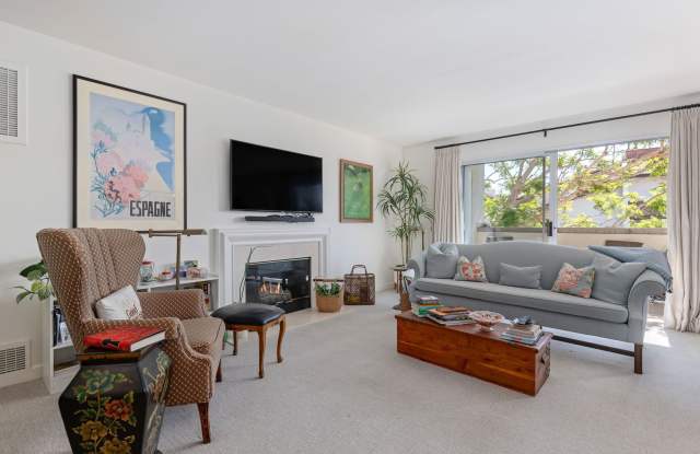 El Escorial Villa – East Beach Living at Its Best!