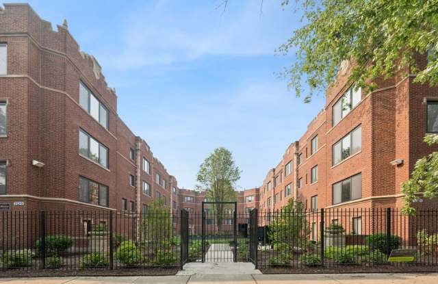 Photo of 1341 W Estes Avenue unit: 3A