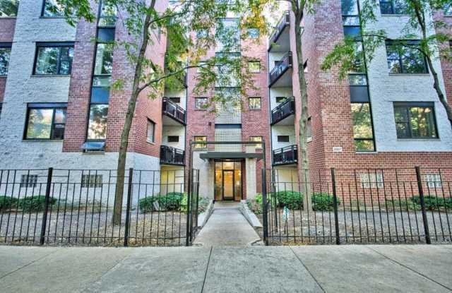 Photo of 2317 West Wolfram St.