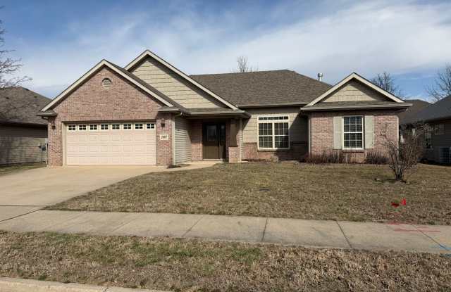 Beautiful Forest Park Home | 3 Bedroom - 2 Bathroom |