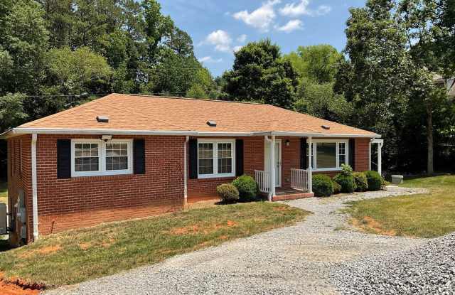 Photo of Coming Soon!! Newly Renovated 3 Bedroom 2 Bath with Flex Room in Gastonia!