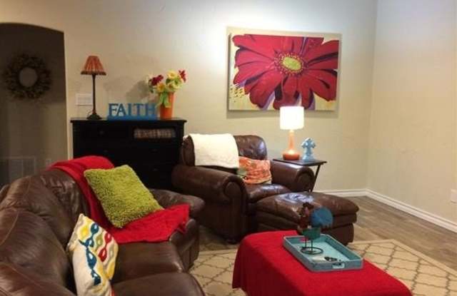 907 Clearview Street