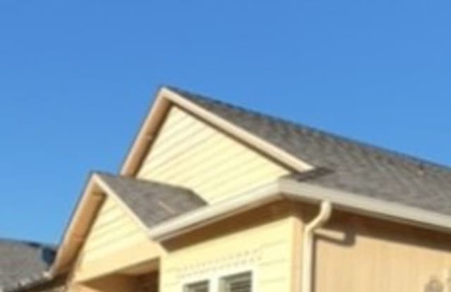 3 Bedroom 2 Bathroom Home with 2 Car Garage