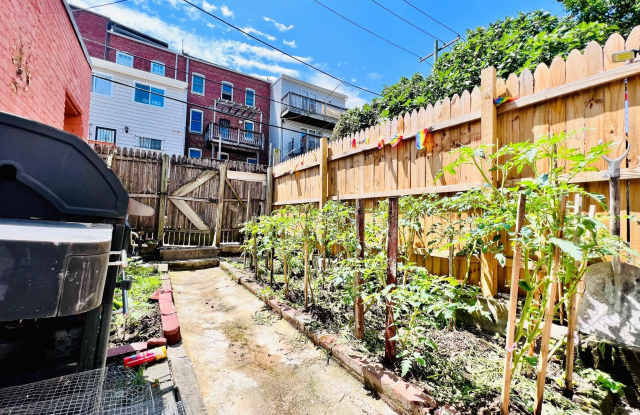 726 ROCK CREEK CHURCH Road NW unit: 1