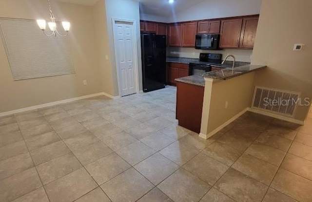 3862 FIELDSTONE CIRCLE