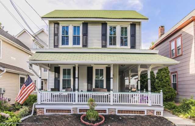 105 Webb Avenue