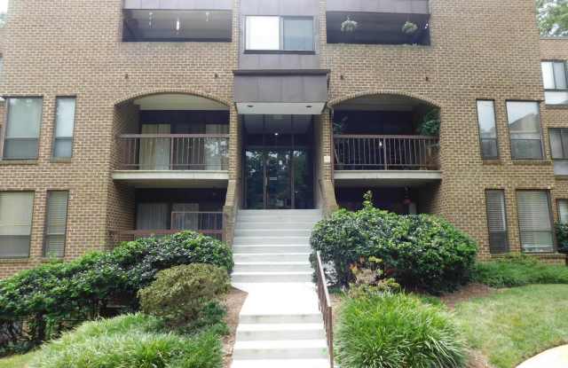 11212 CHESTNUT GROVE SQUARE