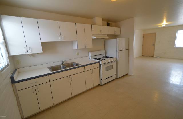 2147 N Isabel Boulevard unit: 4