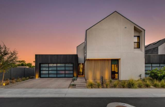 1341 E Pomelo Grove
