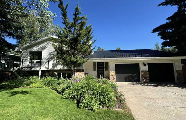 1220 Alta Vista Drive