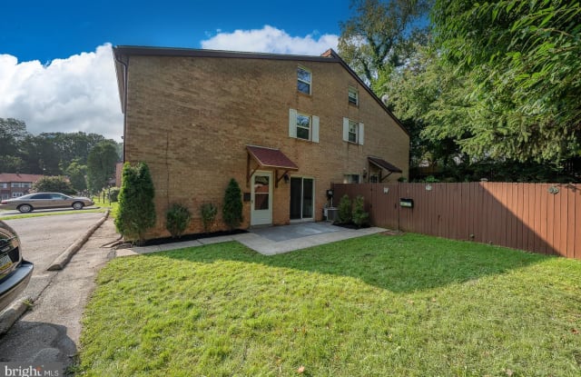 3 PARK VALLEI LANE - 3 Park Valley Lane, Parkside, PA 19015