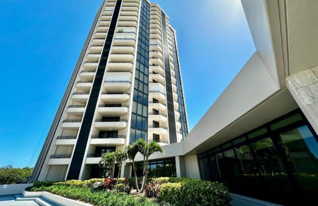 1 Oceans W Boulevard unit: 4B5