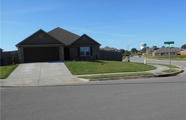 1299 Canyon Gate  DR - 1299 Canyon Gate Dr, Siloam Springs, AR 72761