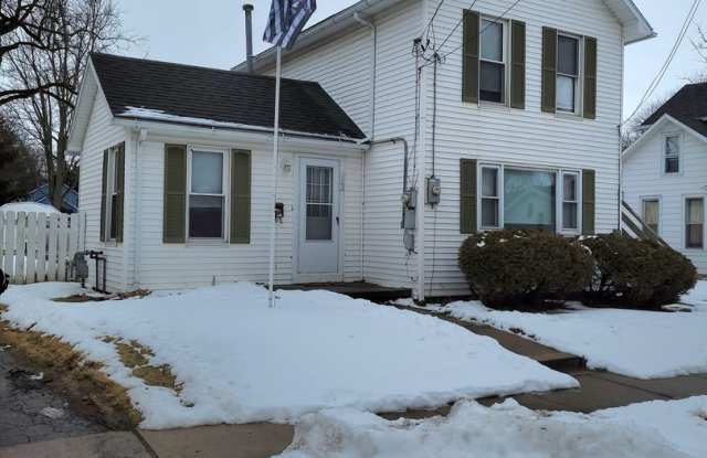 Lower two bedroom near Downtown BG and City Park