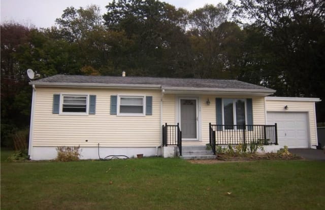 30 Shawondassee Drive - 30 Shawondassee Dr, New London County, CT 06378