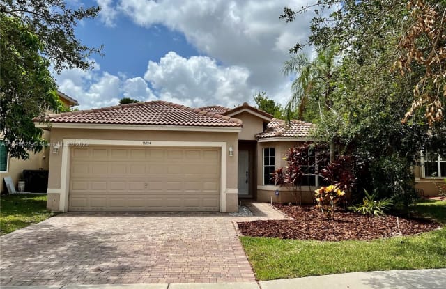 11854 SW 8th St - 11854 Southwest 8th Street, Pembroke Pines, FL 33025