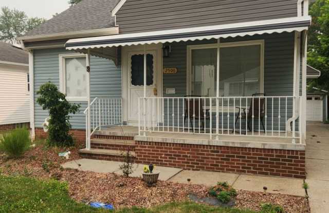 Charming 4-Bedroom Property in Prime Location