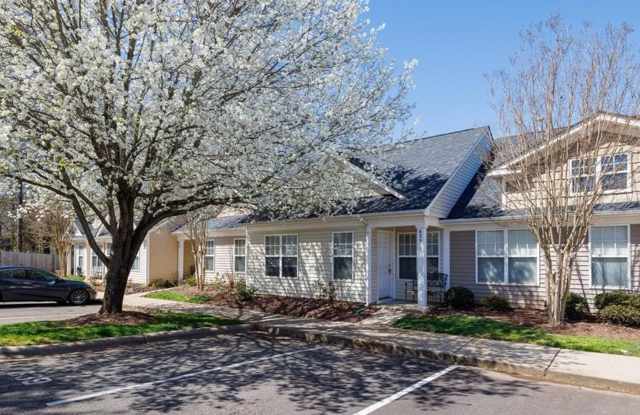 Welcome to this charming townhome in desirable Brambleton!
