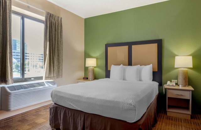 Dallas - Las Colinas - Meadow Creek Dr.