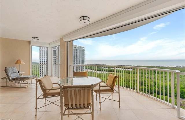 7117 Pelican Bay