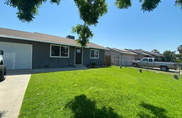 Photo of Cozy Home for rent in Tulare