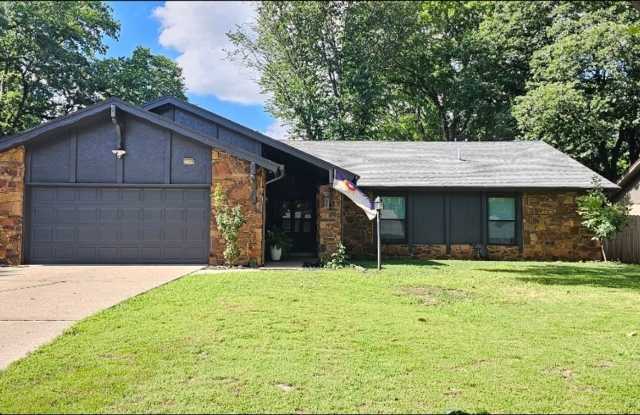 Contemporary Ranch in a beautiful, quiet south Tulsa neighborhood in Jenks east school district