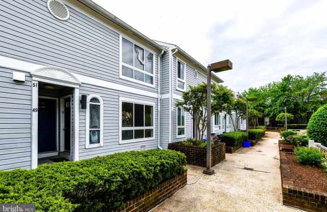 49 HAWTHORNE Court NE