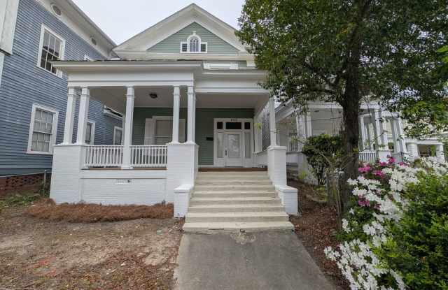 Huge 4 bedroom in prime downtown location!
