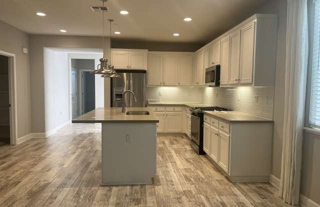 1740 Garden Farms Ave