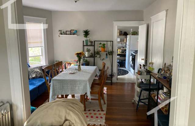 Photo of $500 Rebate upon closing! Spacious, beautifully maintained apt in great area! Large Bedrooms, Laundry on Site