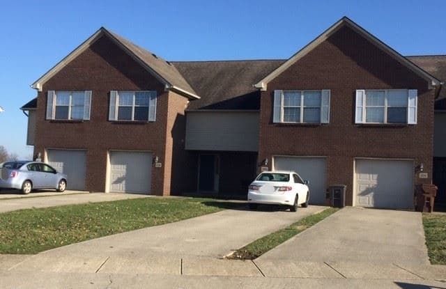 208 Pepperwood Dr - 208 Pepperwood Ct, Winchester, KY 40391